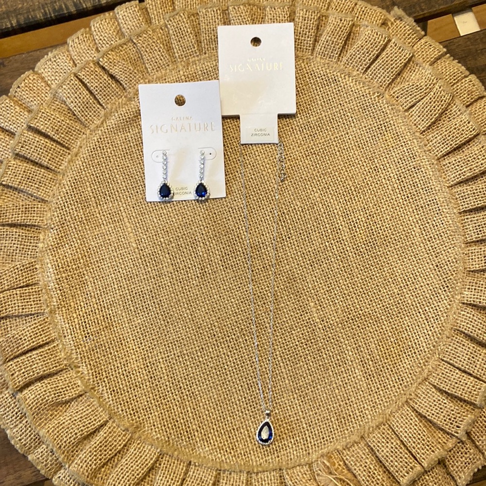 Necklace and earrings set